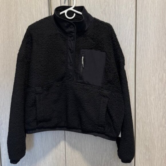 Vuori Cozy Sherpa Popover in Black Size Large - Picture 16 of 16